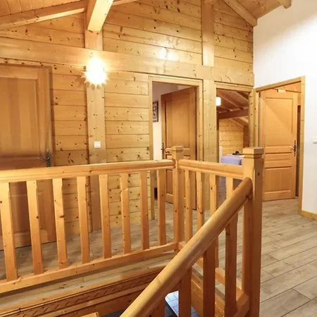 Demi-chalet, 4 Chambres, Sauna, Acces Facile Aux Remontees, Ideal Pour 11 Pers. - Fr-1-676-18 *